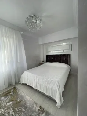 Casă 3 camere 2 băi și curte 75 mp finisată și mobilată lux