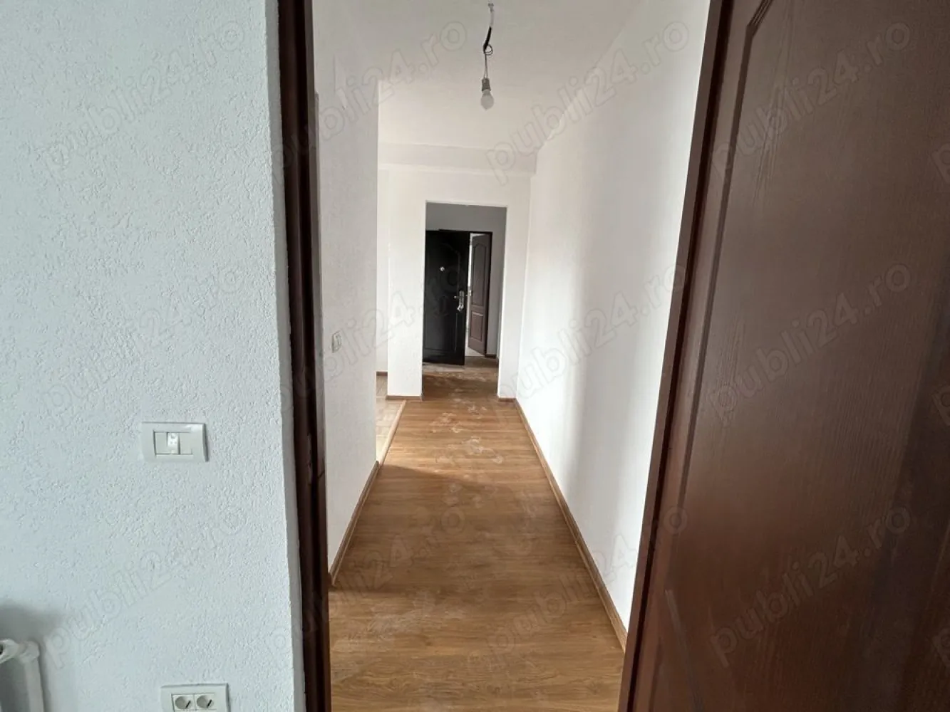 Vind casa singur curta nou o+1 , zona tei - Vind casa singur curte , nou , P+1 , zona tei , str Constantin Beiu 21 , sector 2 , București , compuse din 4 camere , 2 băi , bucătărie , terasă , grădina , loc de parcare pt 3 mașini în curte , suprafață totală , este 155 mp , perimetrul Constructi 53 mp , suprafață construcții p+1 este 103 mp , suprafață utile 73 mp . Toate actele la zi . Preti 180