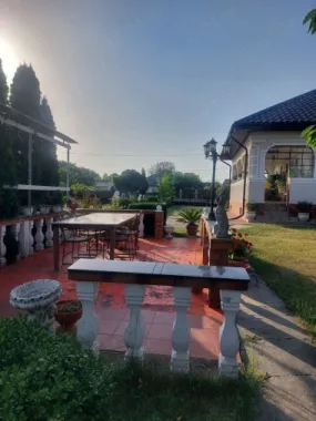 Casa la 40 km de București și la 15km de Ploiesti