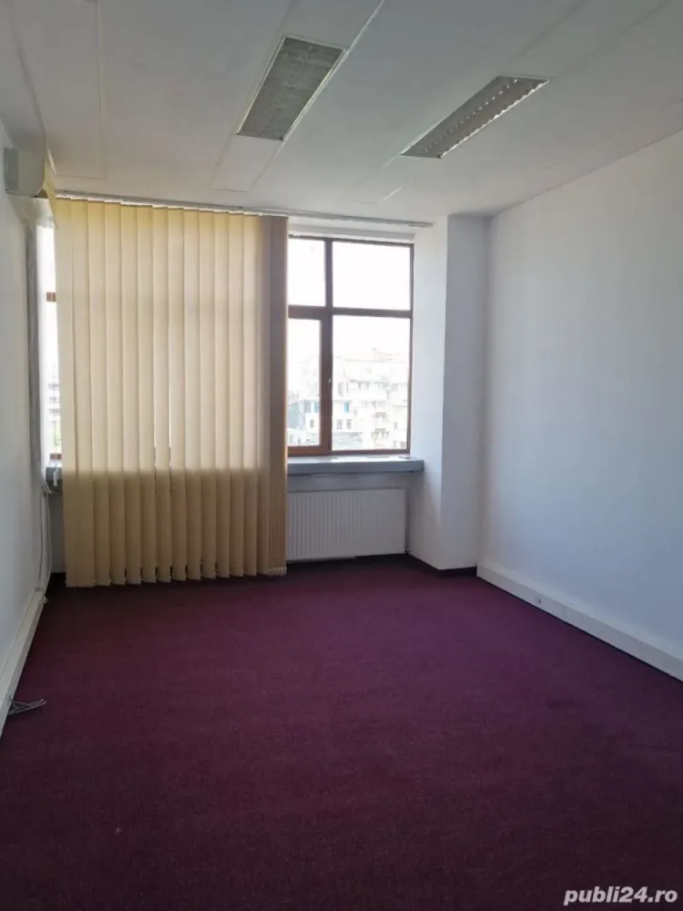 Spatiu birori ultracentral str. Negustori - Cladirea de birouri este formata din doua corpuri si constructii anexe (depozite, garaje, cabina poarta): - corpul 1, cu regim de inaltime S+P+6E+1E tehnic, cu suprafata utila de 2.702,65 mp, construit in anul 1963; - corpul 2, cu regim de inaltime S+P+2E, cu suprafata utila de 955,74 mp, construit in anul 1940 (modernizata si intretinuta succesiv). Cladirea de birouri se afla amplasata in zona centrala a Bucurestiului, aproape de Piata Rosetti (la aproximativ 500 m).