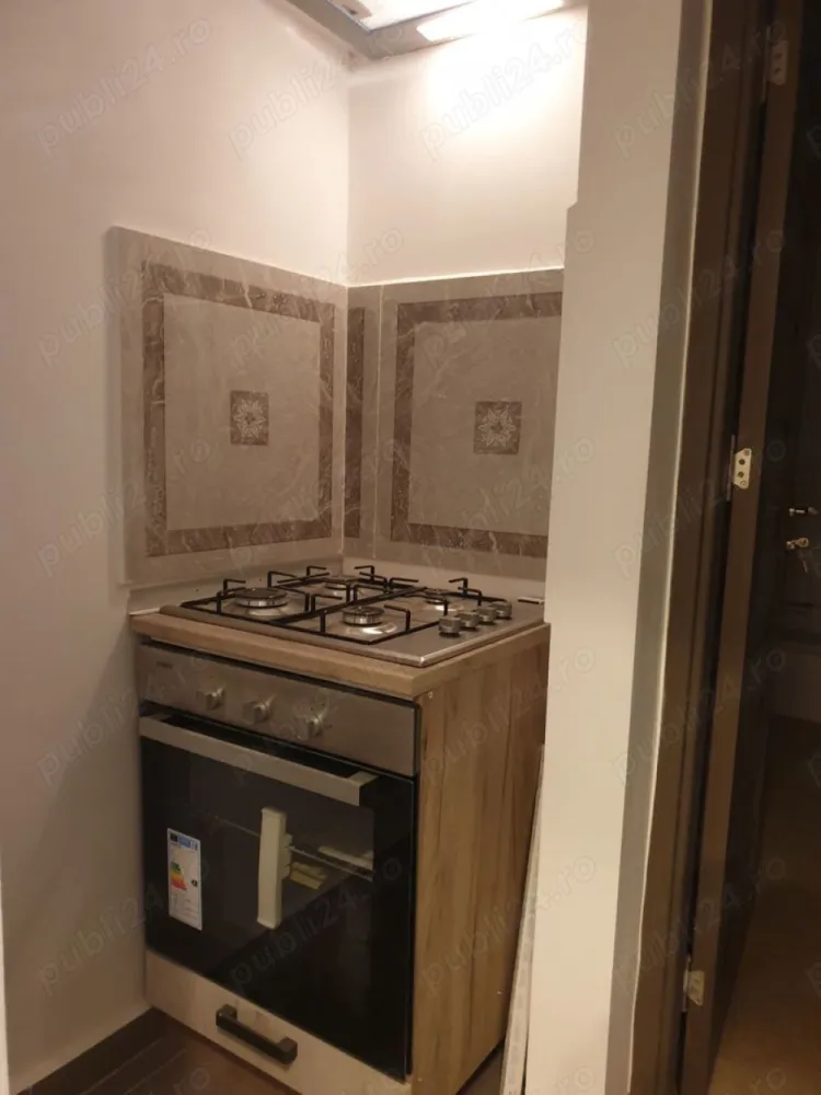 brasadas.com vinde apartament 4 camere Copou. - Agenția BRASADAS vinde apartament deosebit cu patru camere. Apartamentul are centrala noua, are 3 bai, este renovat si modificat, cu centrala noua, termopane Germania si este semimobilat. Pentru mai multe oferte accesați www.brasadas.com