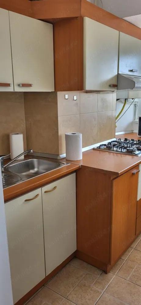 Vând apartament 2 camere ultracentral în Iași. - Apartamentul este localizat pe bdul A Panu, langa judecatoria Iasi, bloc 7 noiembrie, etaj 10, mobilat si utilat, curat, centrala termica, aer conditionat.