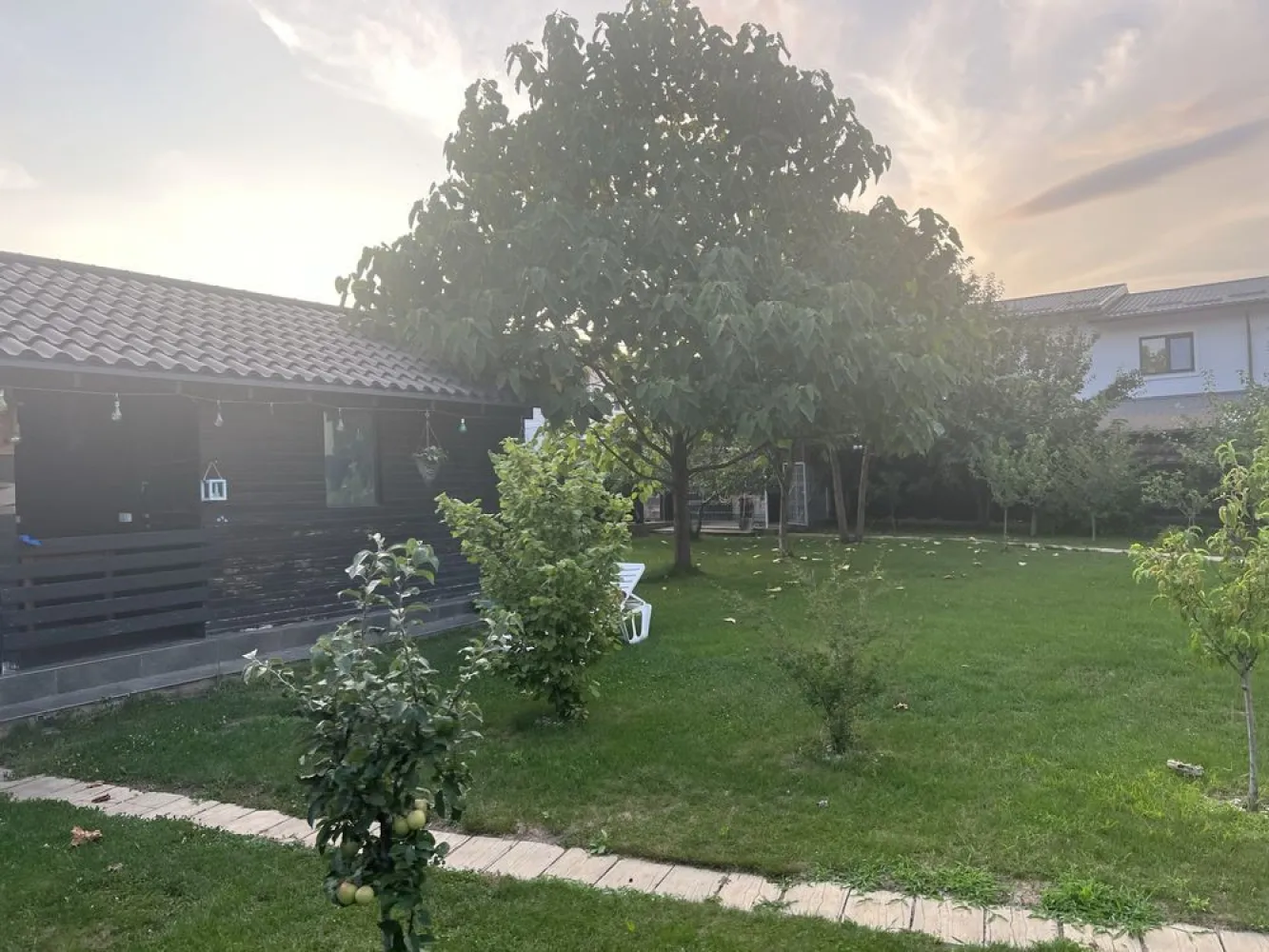 Vand Vila Valea Lupului.1100mp