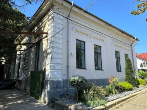 Persoana fizica !! vand casa Centru !! 1160 Mp !! rate !!