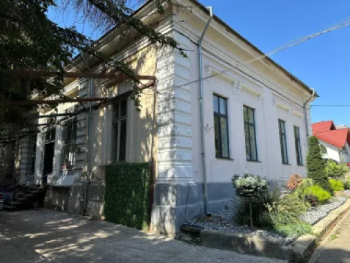 Persoana fizica !! vand casa Centru !! 1160 Mp !! rate !!