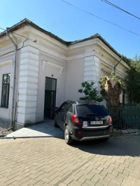 Persoana fizica !! vand casa Centru !! 1160 Mp !! rate !!