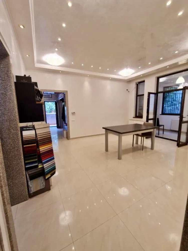 Propietar vand Apartament Popa Savu 10, Aviatorilor - Apartament elegant 4 camere, intrare separata direct din strada, garaj, pretabil Cabinet medical, Birou Avocatura, Notariat, Rezidential, etc. Putin discutabil