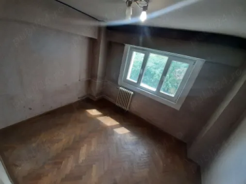 Apartament 4 camere Decomandat Strada Traian- Calea Mosilor