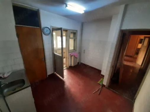 Apartament 4 camere Decomandat Strada Traian- Calea Mosilor