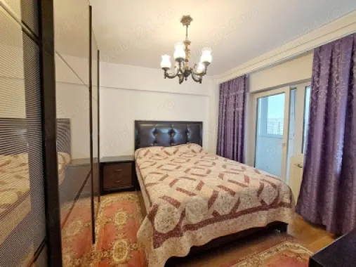 Vand Apartament spatios cu 4 camere de vanzare pe Bdul Decebal