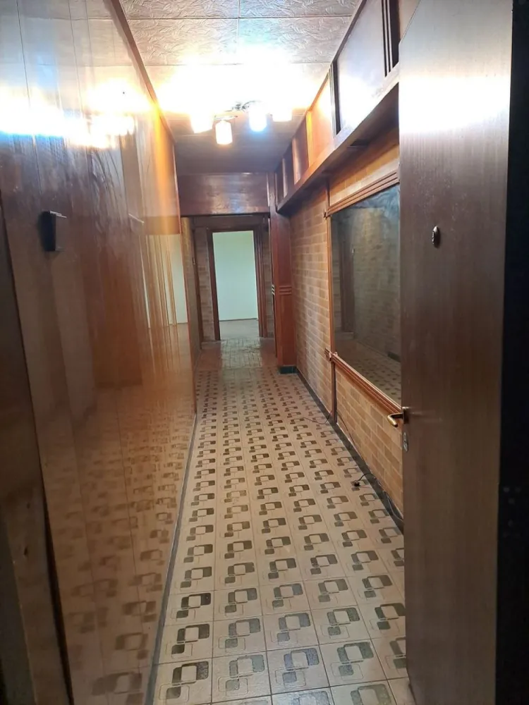 Vand apartament 4 camere - Vand apartament 4 camere comfort 1 pe bdul ion Mihalache la intersectie cu tramvai 41 este gol are 2 camere pa fata la bulevard si 2 vedere in spatele blocului ,hol este superb sunt proprietar nu agentie rog seriozitate pret discutabil este la etajul 9 din 10 are si uscatorie este un bloc foarte curat nu colaborez cu agentii imobiliare