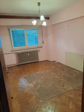 Vand apartament 4 camere