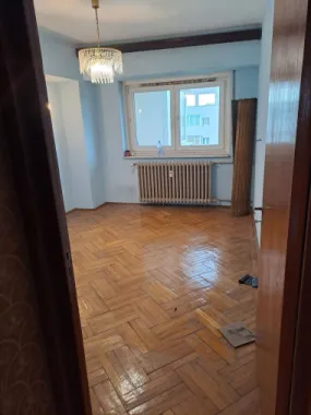 Vand apartament 4 camere