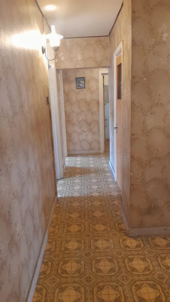 De vanzare ap 4 camere decomandat blv.Dacia