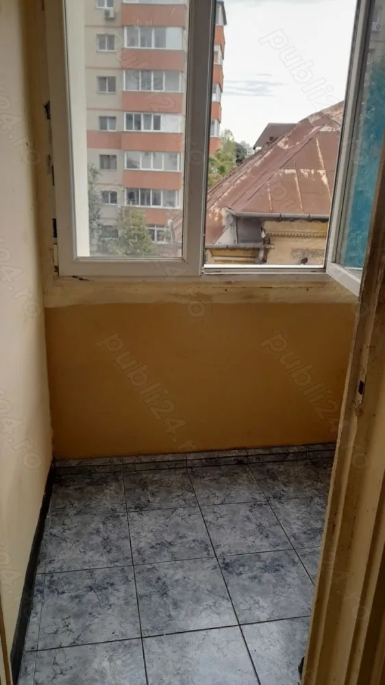 De vanzare ap 4 camere decomandat blv.Dacia