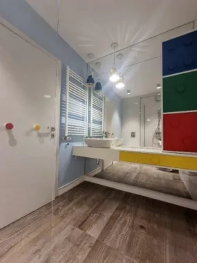 Apartament 6 camere, gradina privata