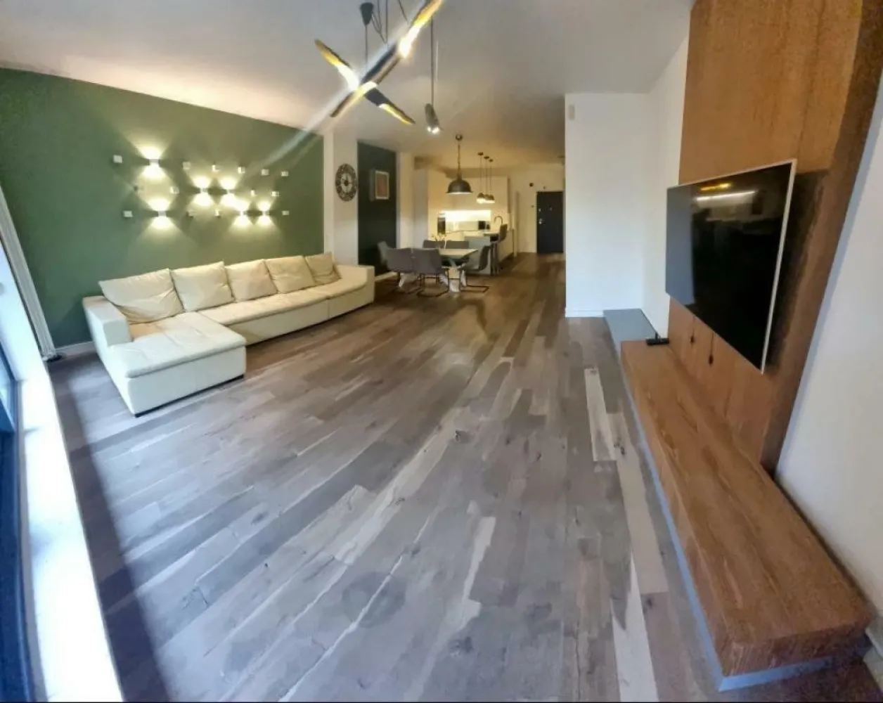 Apartament 6 camere, gradina privata