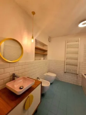 Apartament 6 camere, gradina privata