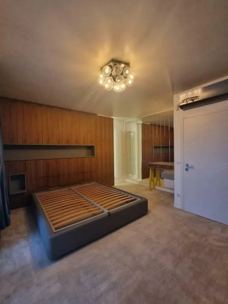 Apartament 6 camere, gradina privata