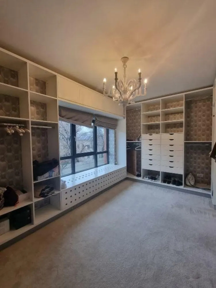 Apartament 6 camere, gradina privata