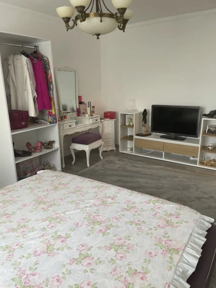 Vand apartament 4 camere
