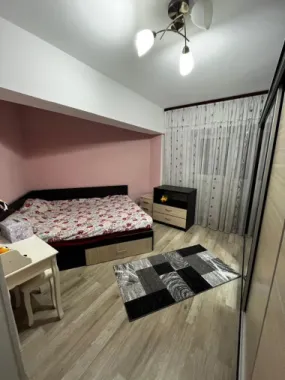 Vand apartament 4 camere