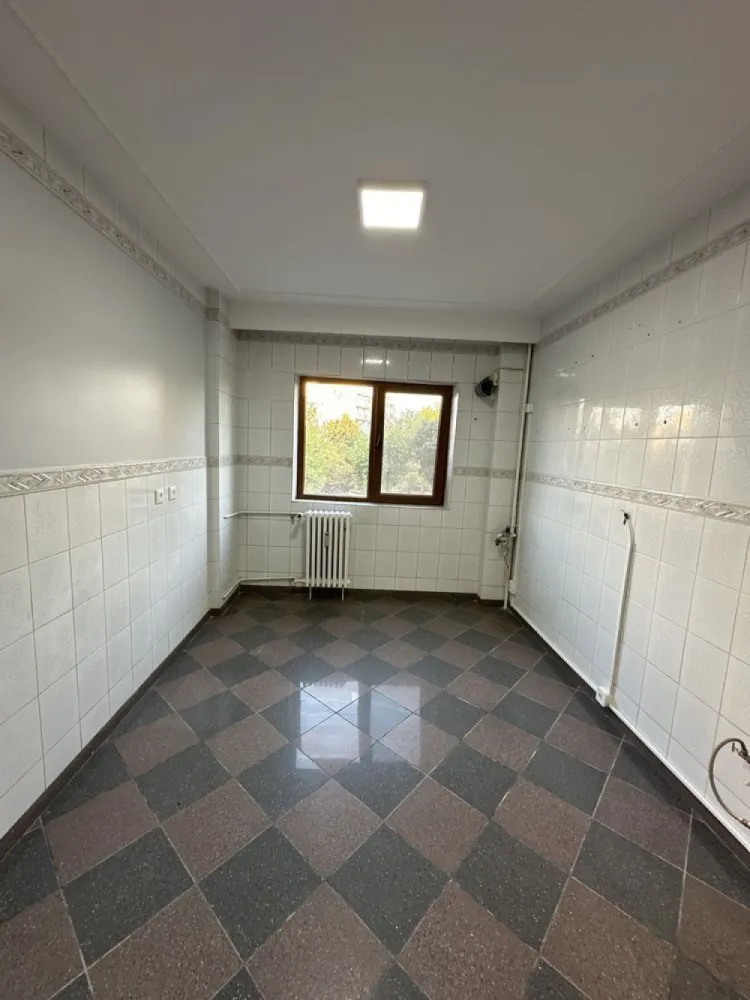 Vand apartament 4 camere Drumul Taberei