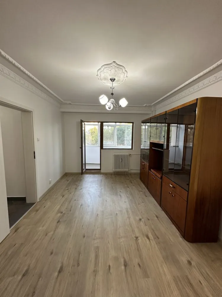 Vand apartament 4 camere Drumul Taberei