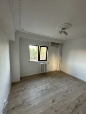 Vand apartament 4 camere Drumul Taberei