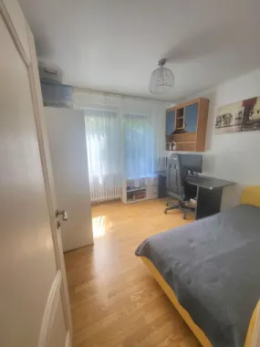 Direct proprietar vand apartament 4 camere București