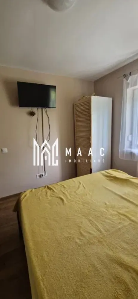 Apartament 2 camere | 48 MP | Mobilat complet - MAAC Imobliare va prezinta un apartament cu 2 camere la demisol intr-un bloc de 4 etaje in Gusterita. Suprafață utilă: 48 mp Compartimentare: hol de intrare, living open space cu bucătăria, dormitor, baie cu cadă și geam de aerisire. Detalii imobil: Situat la demisolul unui bloc cu 4 etaje Zonă liniștită, aproape de puncte de interes Caracteristici: Centrală termică pe gaz nouă Calorifere noi Geamuri termopan Ușă metalică la intrare Pardoseală finisată cu parchet Dotări incluse: Frigider Aragaz pe gaz cu cuptor electric Mașină de spălat Mobilier și electrocasnice – apartamentul se vinde complet mobilat și utilat Alte beneficii: Spațiu de depozitare la subsol – 2 mp Apartament pregătit pentru mutare imediată, fără investiții suplimentare. Pentru mai multe detalii precizati telefonic ca ati vazut anuntul cu ID: CP2702949 }}
