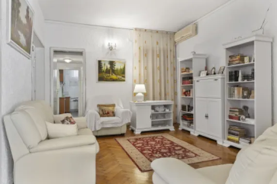 Vând apartament lux