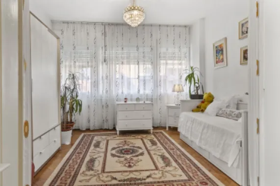 Vând apartament lux