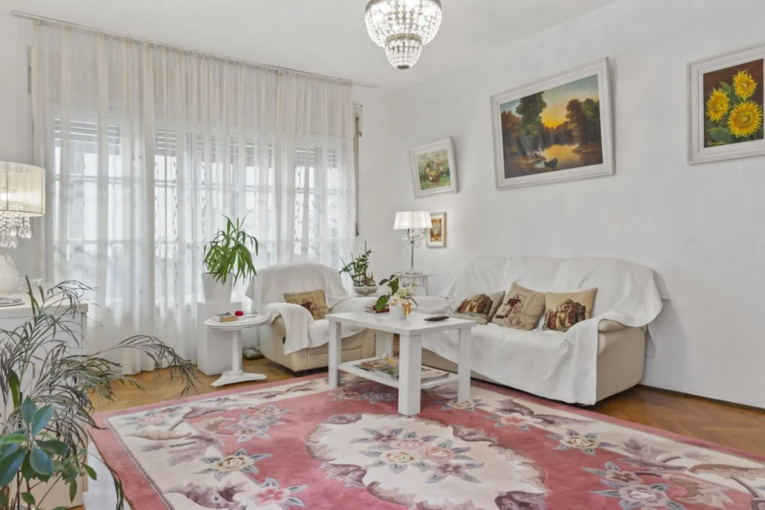 Vând apartament lux