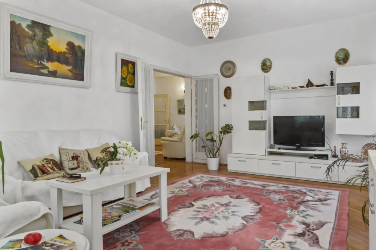 Vând apartament lux