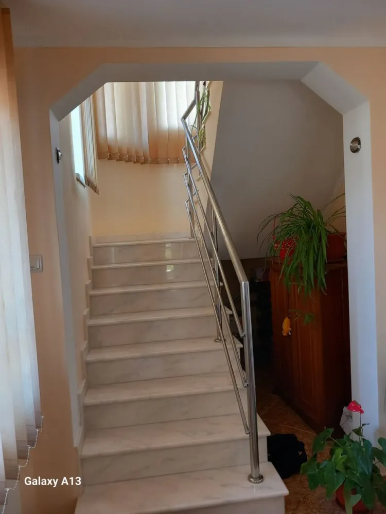 Ag EUROPA vinde casa NOUA individuala în Madaras 4 cam 7 ari 175mp.
