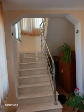 Ag EUROPA vinde casa NOUA individuala în Madaras 4 cam 7 ari 175mp.