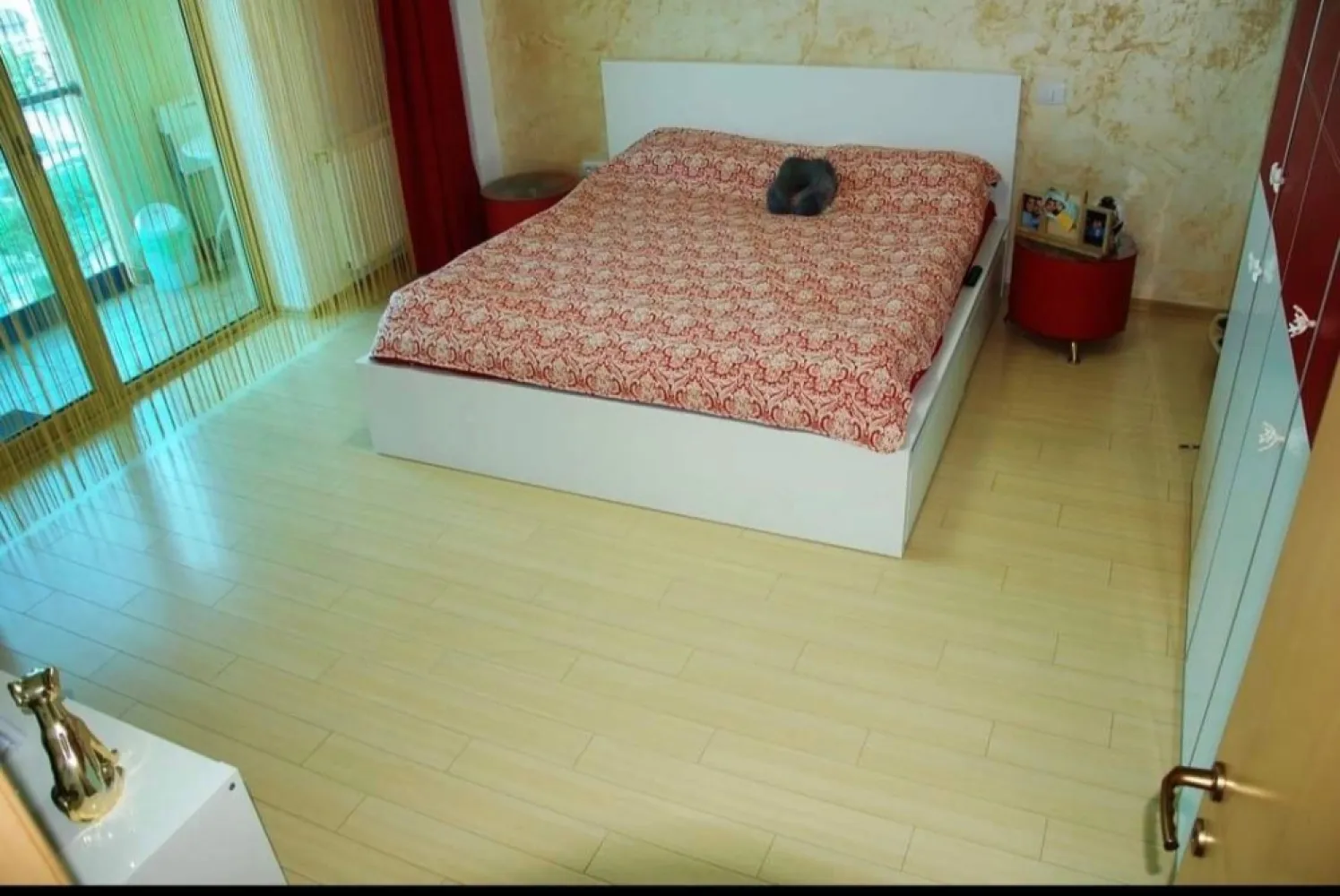 Mamaia Sat- Garsoniera lângă plaja.