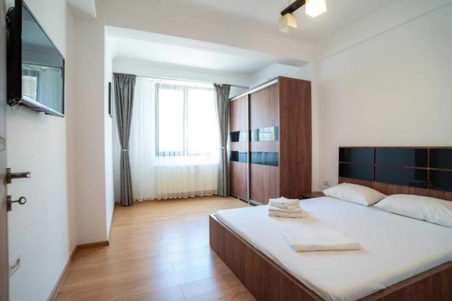 Apartament 2 cam central Mamaia langa Mega Image- Solid Residence