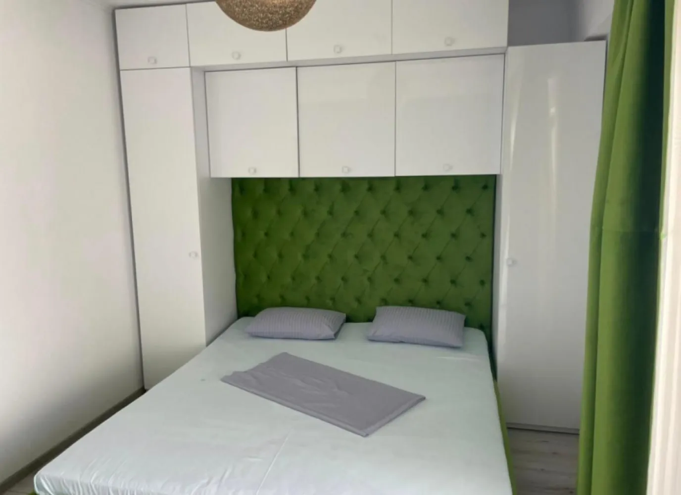 Apartament 2 cam. de vanzare 61mp + terasa 15 mp la 30 m de plaja - Mamaia Nord