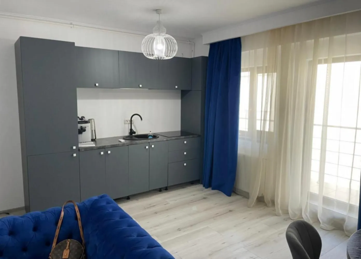 Apartament 2 cam. de vanzare 61mp + terasa 15 mp la 30 m de plaja - Mamaia Nord