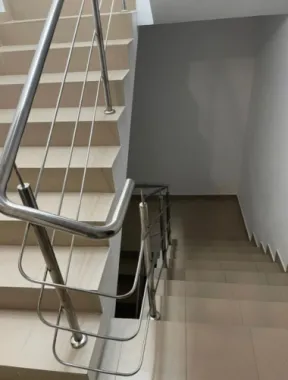 Apartament 2 cam. de vanzare 61mp + terasa 15 mp la 30 m de plaja - Mamaia Nord