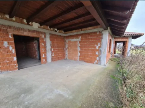 Vand casa la Madaras