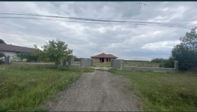 Vand casa la Madaras