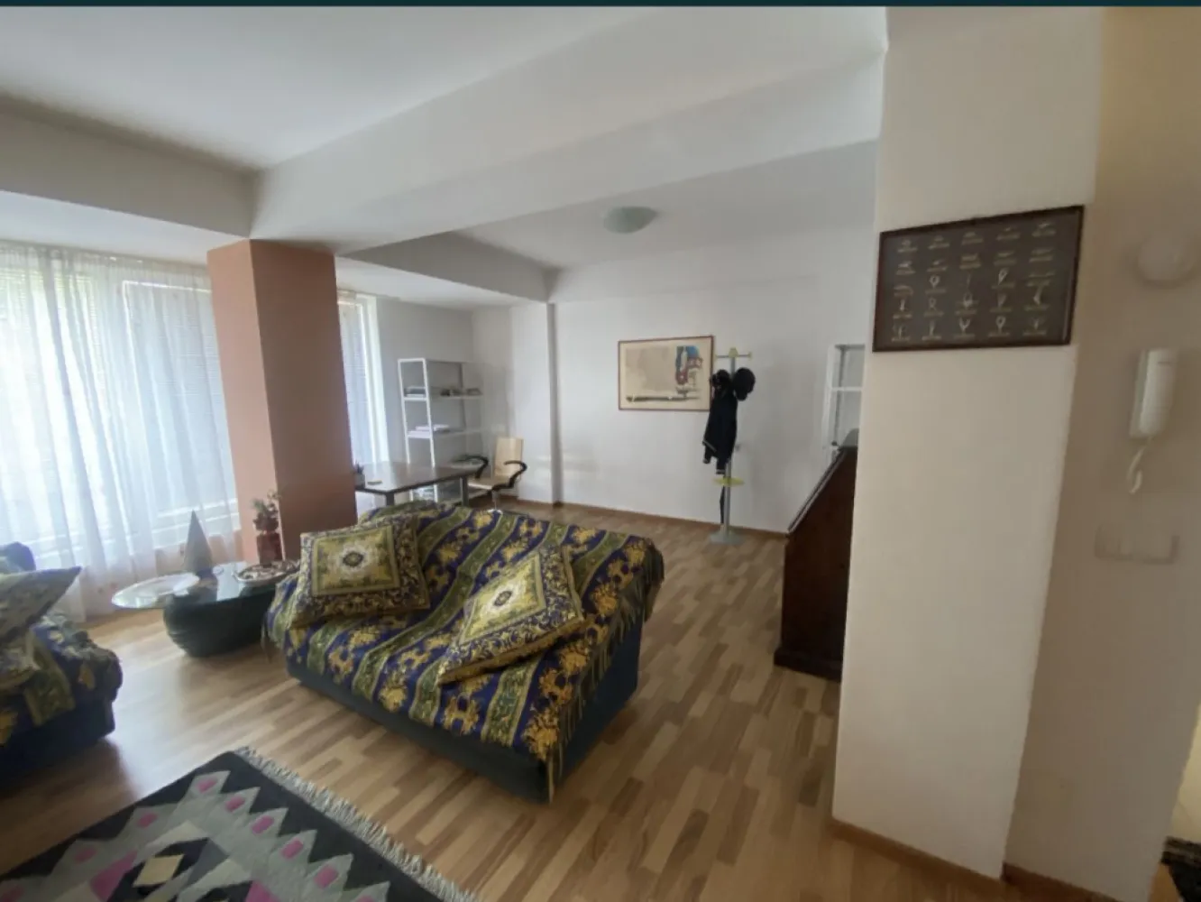 Apartament 3 camere Strada Rodnei - Vand apartament 3 camere Suprafata - 95 mp util Apartament mobilat complet compus din hol+baie+2 dormitoare+living+bucatarie+balcon Strada Rodnei In apropiere de Piata Mica,Lidl si Profi Bloc finalizat in 2011 Posibilitate de achizitie loc de parcare la subsol finisaje de inalta calitate izolatie 10 cm la exterior Parcare vis-a-vis de bloc Situat la 10 min distanta de mers pe jos fata de centrul orasului