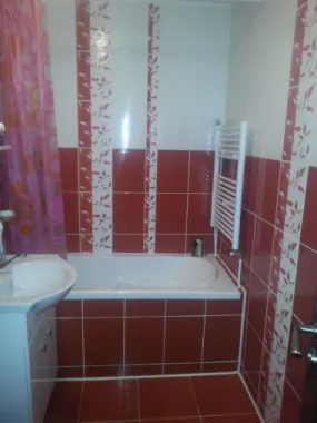 Apartament cu 2 camere decomandate Mv2 strada Mozart renovat, mobilat.