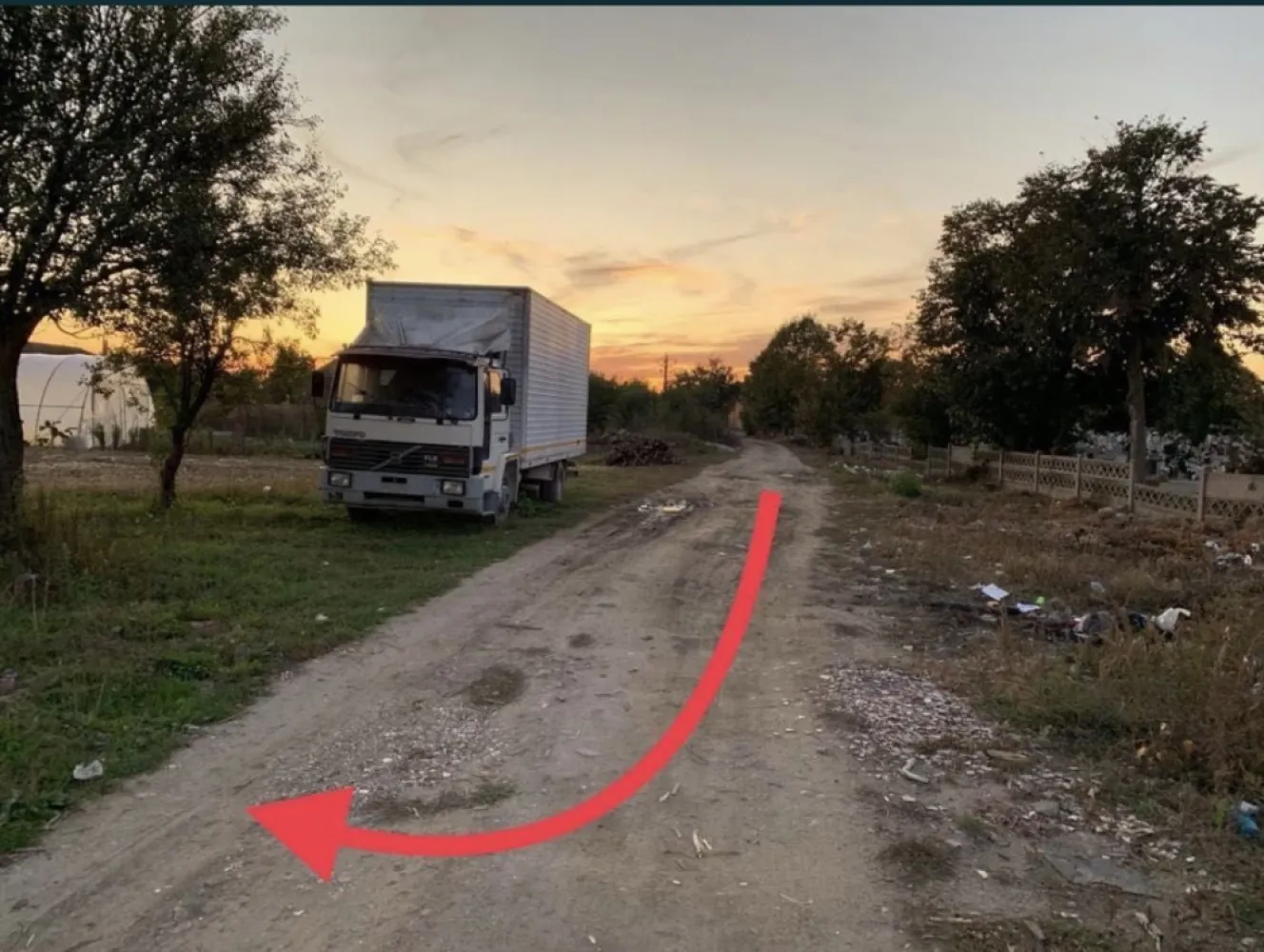Vand/Schimb Teren Strada Amatului - Terenul este pe strada Amațului Loc.Satu Mare Momentan sunt plecat informații Sau schimb cu apartament Tel.+43 660 3290979
