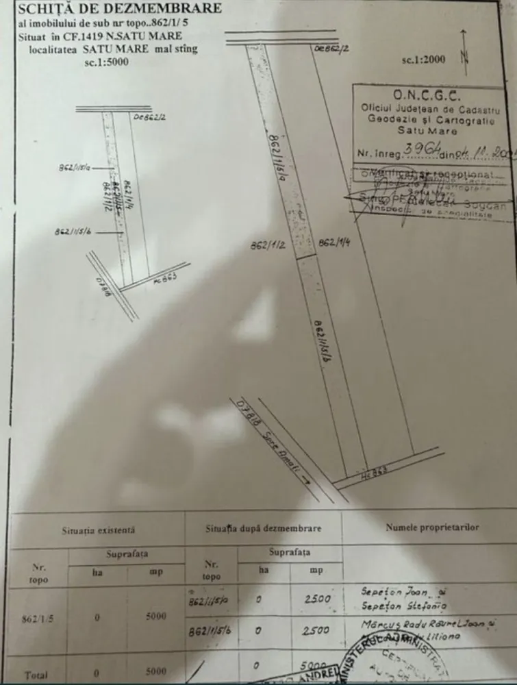 Vand/Schimb Teren Strada Amatului - Terenul este pe strada Amațului Loc.Satu Mare Momentan sunt plecat informații Sau schimb cu apartament Tel.+43 660 3290979