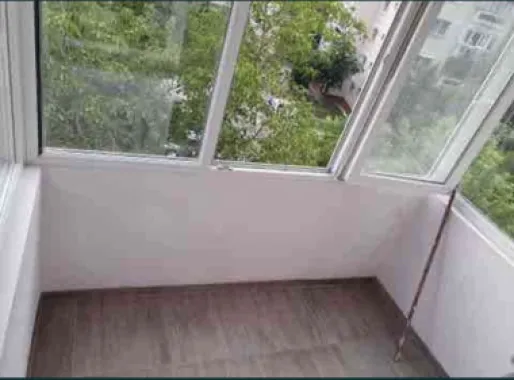Apartament de vanzare cu 3 camere, Micro 16 Satu Mare etaj 4/4