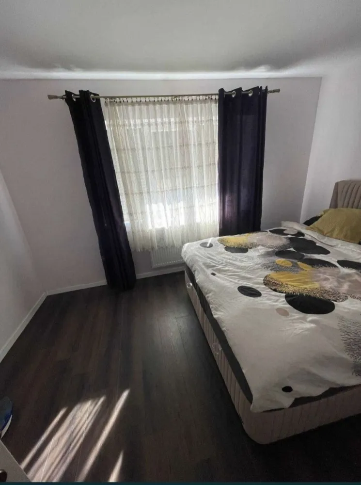 Apartament de vanzare cu 3 camere, Micro 16 Satu Mare etaj 4/4